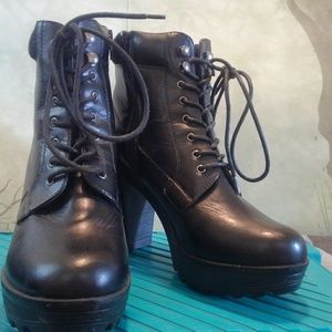 XOXO black booties size 9.5, side zipper